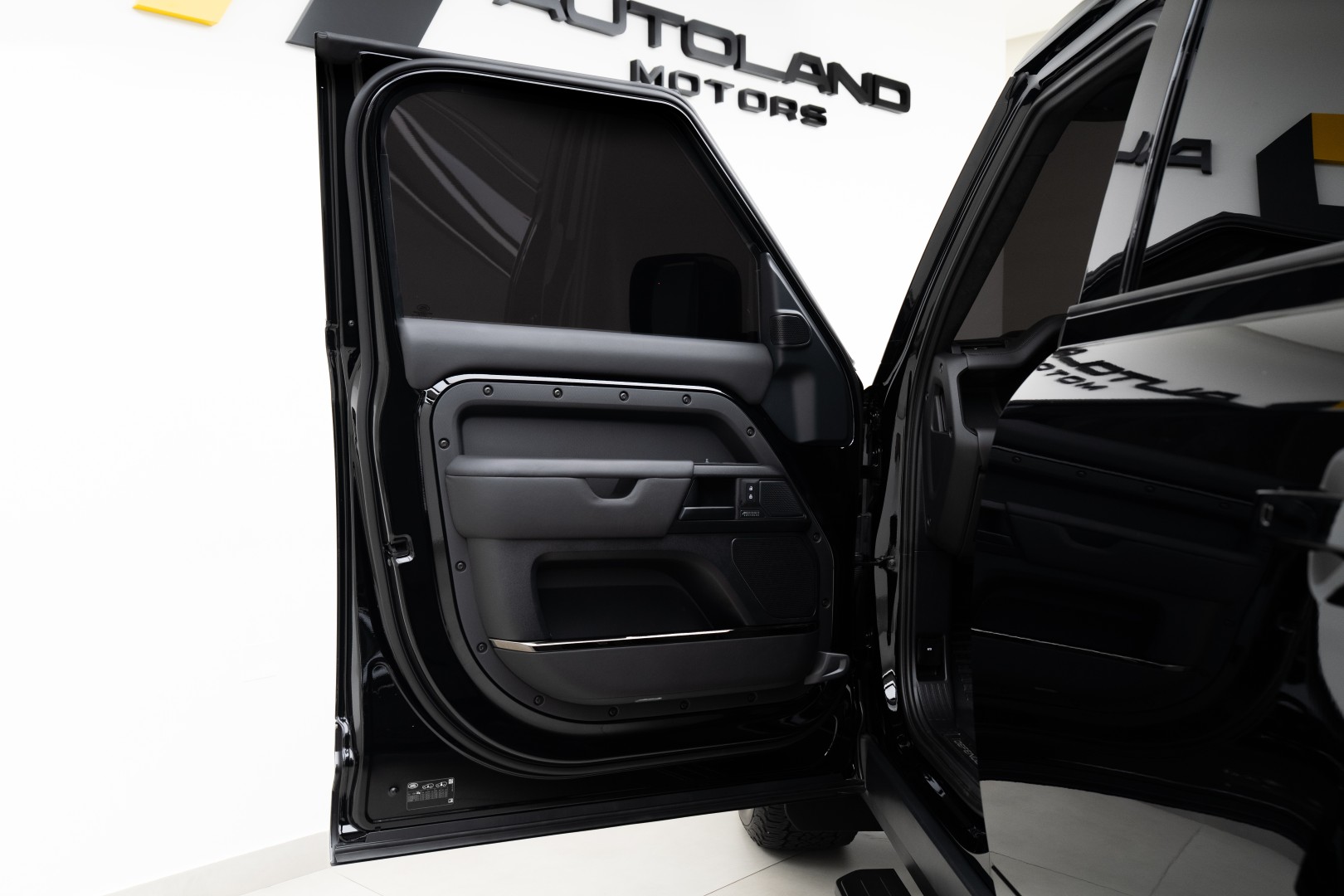2026 LAND ROVER DEFENDER P635 OCTA BLACK EDITION | GCC DEALER WARRANTY & SERVICES
